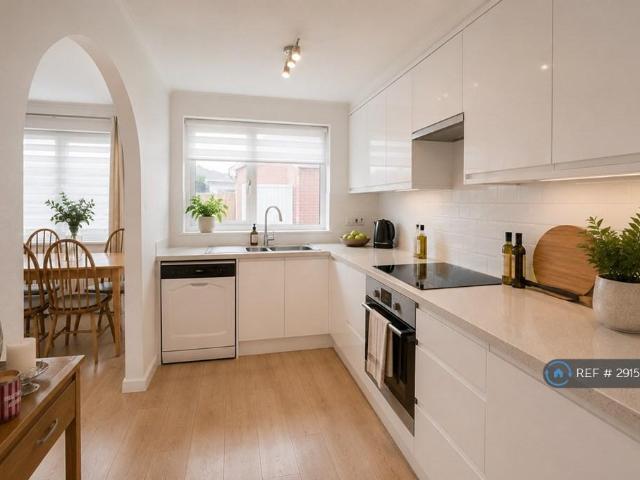 House for rent in Woodford, Greater London