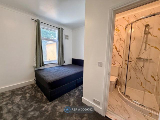 Room for rent in Glyndon, Greater London