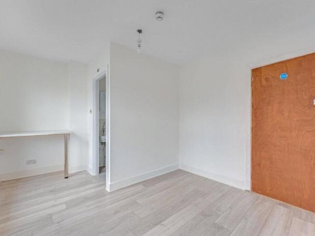 Studio for rent in Surrey Research Park, Guildford