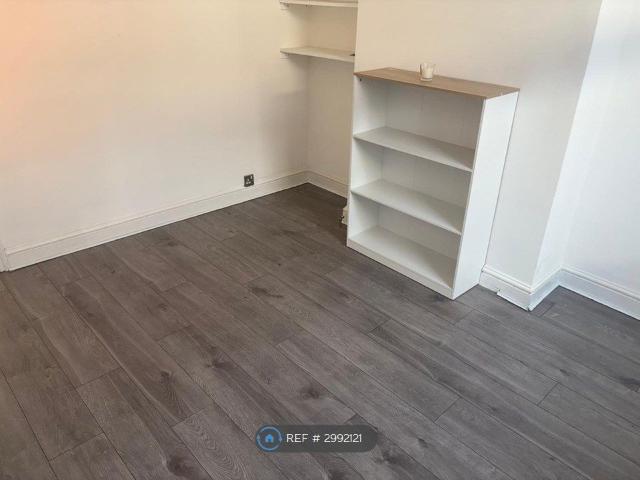 House for rent in Spring Park, Luton