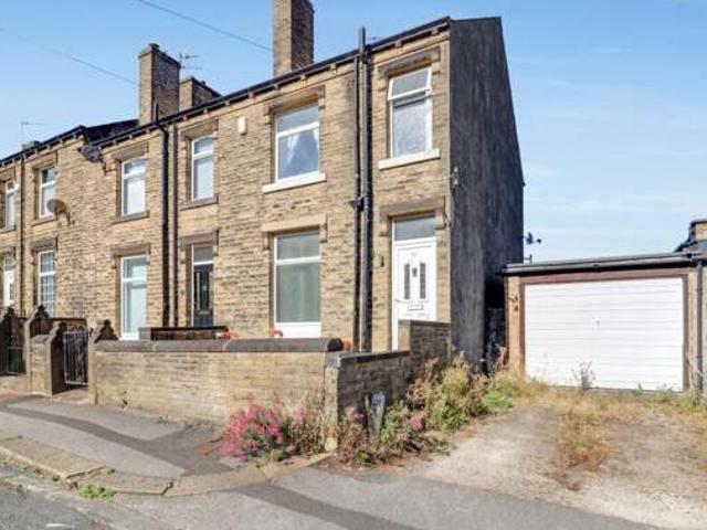 House for sale in Huddersfield, West Yorkshire