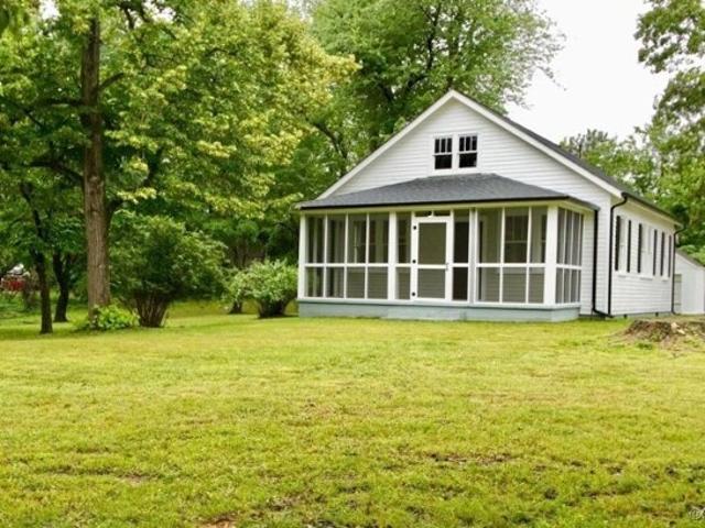 House for sale in Woodford