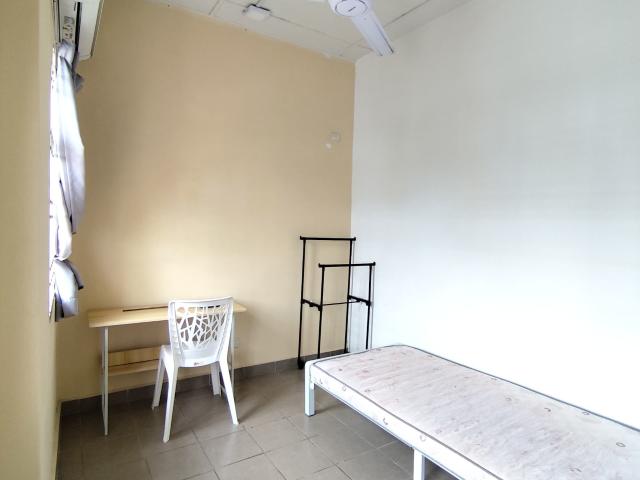 Room for rent in Petaling, Alam Impian