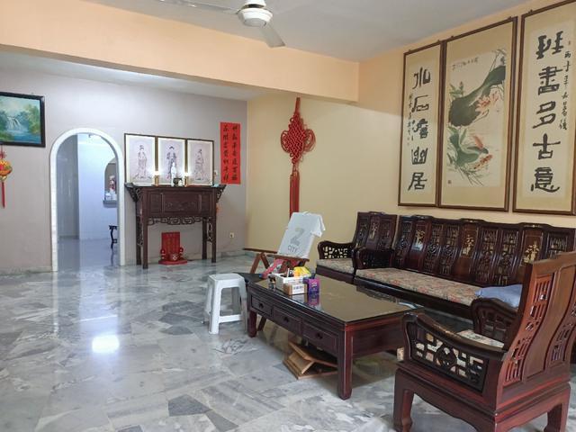 Terraced House for sale in Malaka