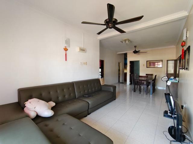 Townhouse for sale in Cheng, Malaka