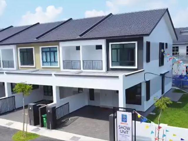 Terraced House for sale in Malaka