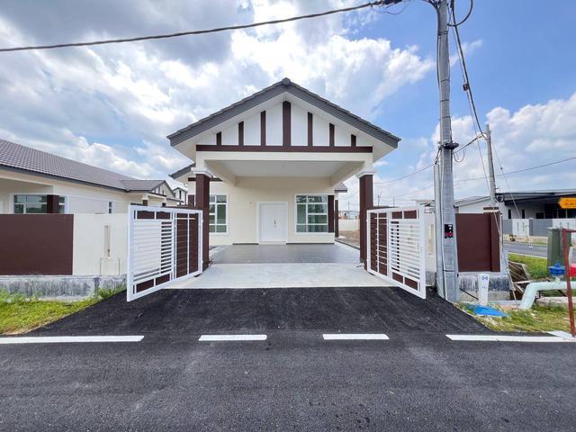 Bungalow for sale in Tangkak, Johor