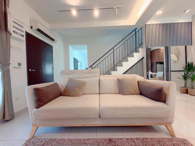 Terraced House for sale in Malaka