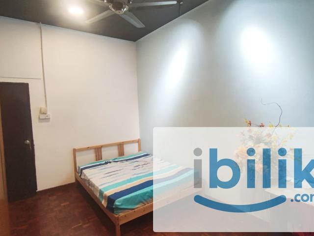 Room for rent in Sendayan Village, Negeri Sembilan