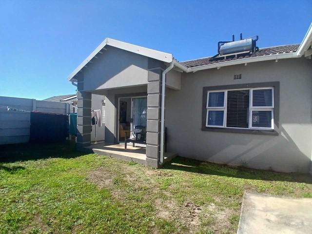 Townhouse for sale in East London, Eastern Cape