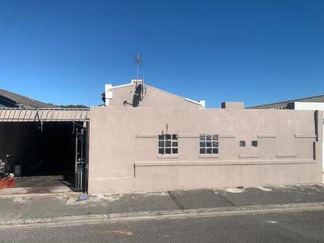 House for sale in Mitchells Plain, Western Cape