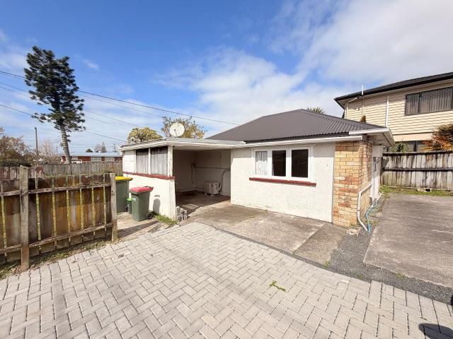 House for rent in Kelston, Oroua County