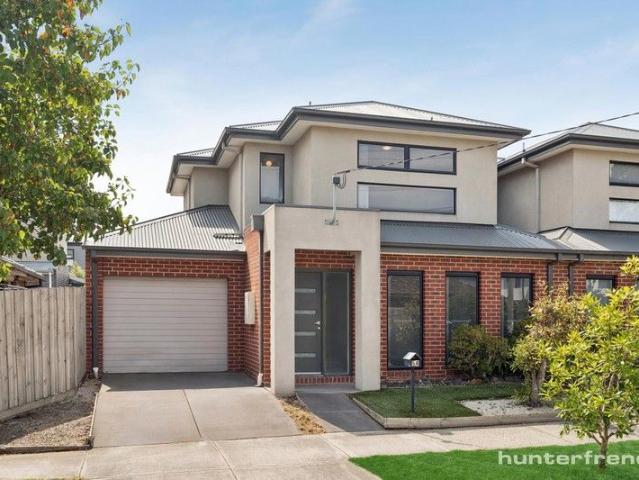 Townhouse for sale in Camerons Creek, Victoria