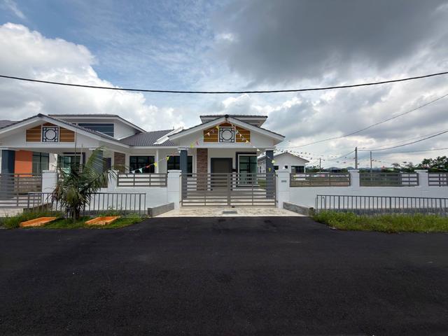 Residential House for sale in Malaka
