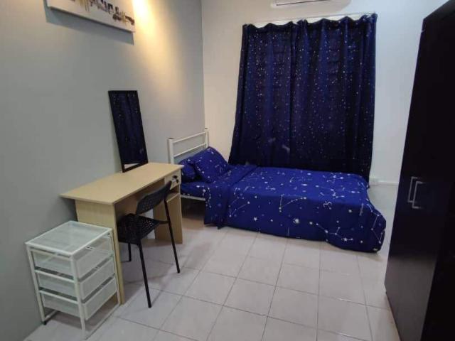 Room for rent in Petaling, Alam Impian