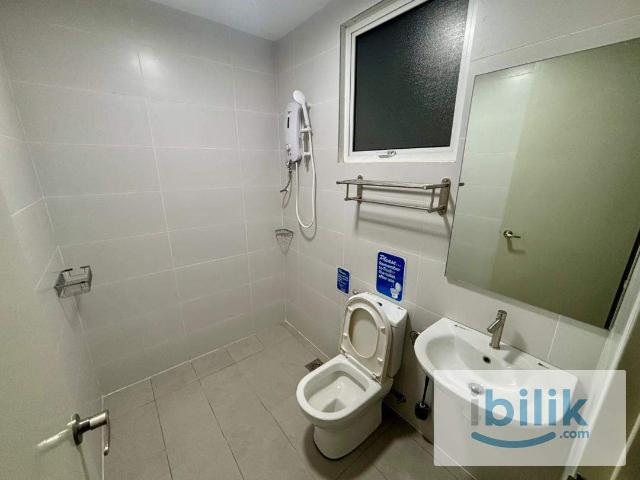 Room for rent in Petaling, Alam Impian