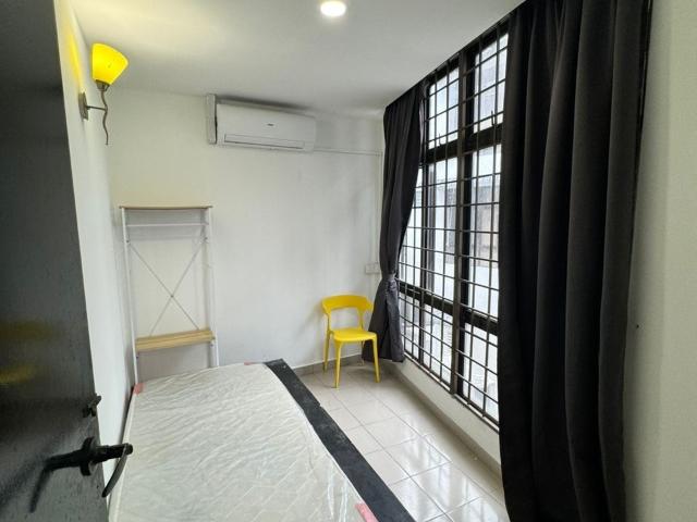 Room for rent in Petaling, Alam Impian