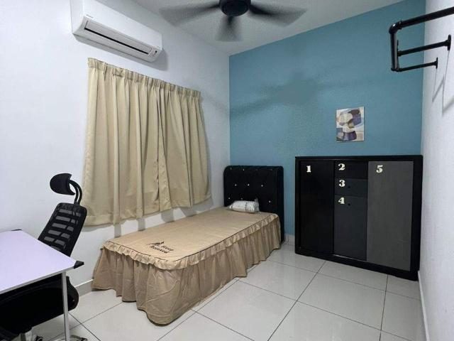 Room for rent in The Earth, Bukit Jalil