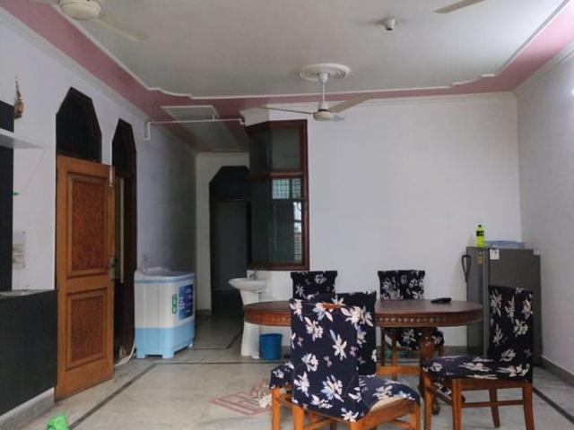 Flat for rent in Deri