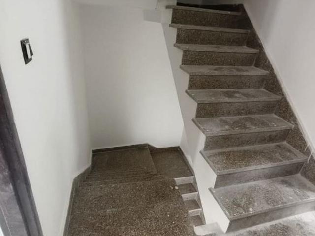 Property for rent in Deri