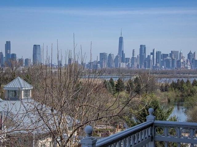 Condo for sale in Hudson, New Jersey