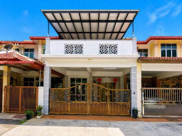 Terraced House for sale in Malaka
