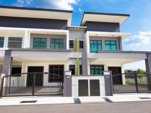 Terraced House for sale in Malaka