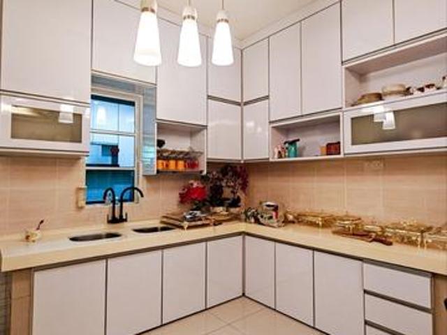 Terraced House for sale in Malaka