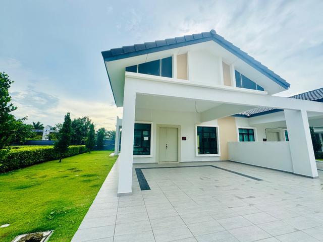 Residential House for sale in Malaka