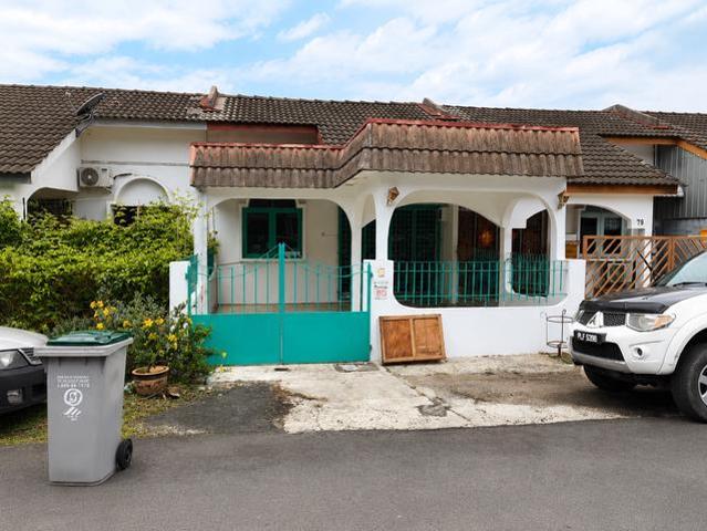 Terraced House for sale in Malaka