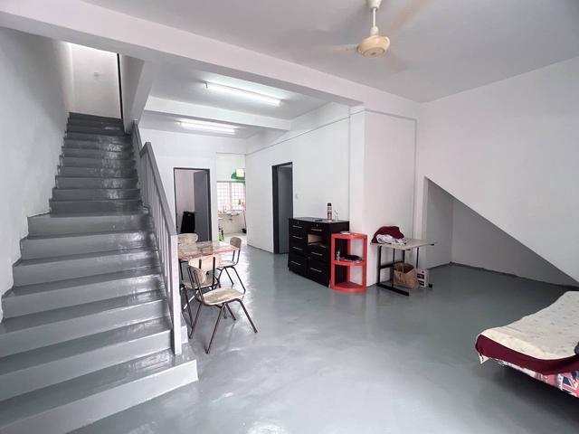 Townhouse for sale in Cheng, Malaka