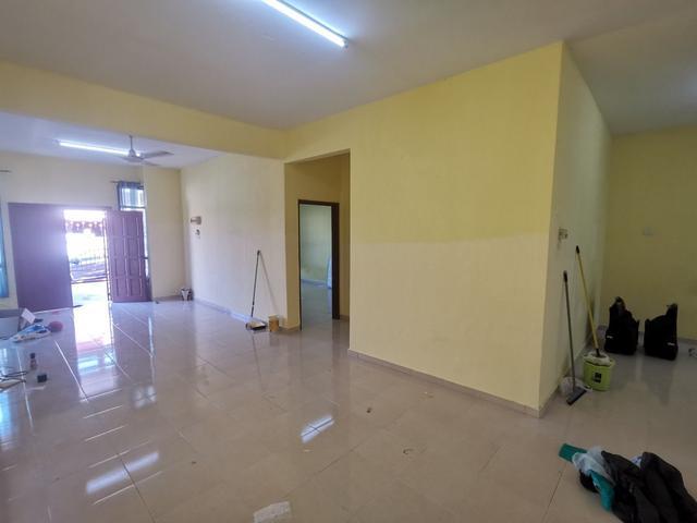 Terraced House for sale in Rembia, Malaka