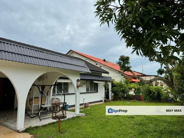House for sale in Malaka