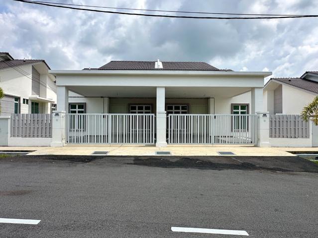 Residential House for sale in Malaka