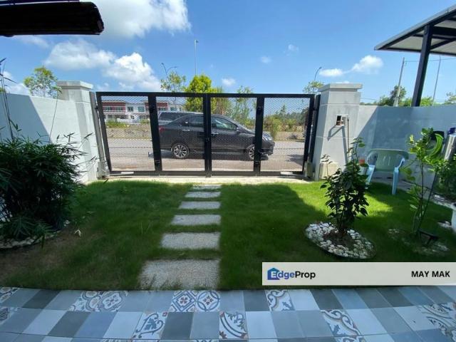 House for sale in Malaka