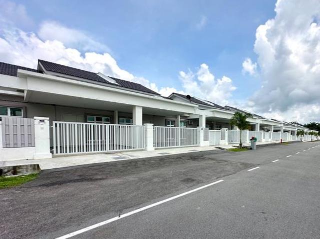 Terraced House for sale in Malaka
