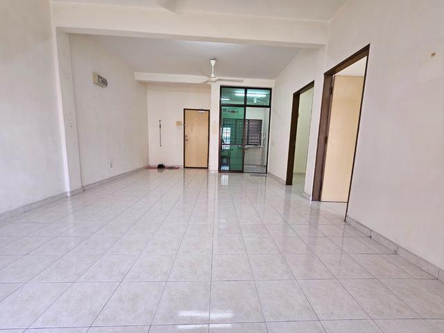 Apartment for sale in Malaka