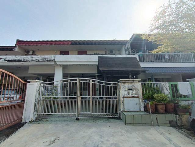 Terraced House for sale in Langat, Selangor