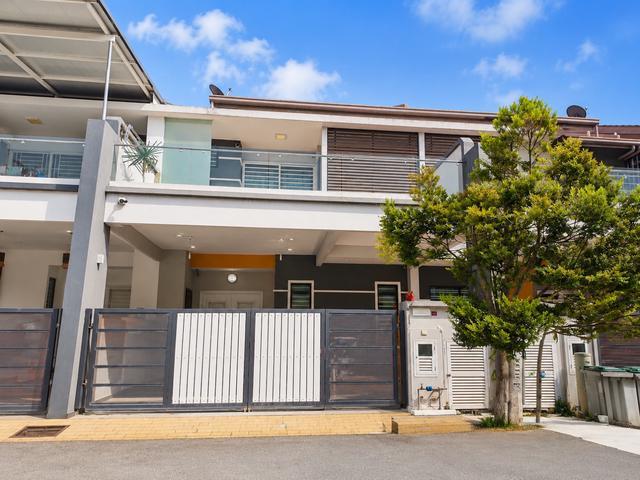 Terraced House for sale in Malaka