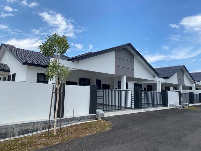 Terraced House for sale in Malaka