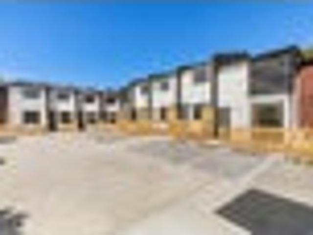 Townhouse for sale in Wairau Valley
