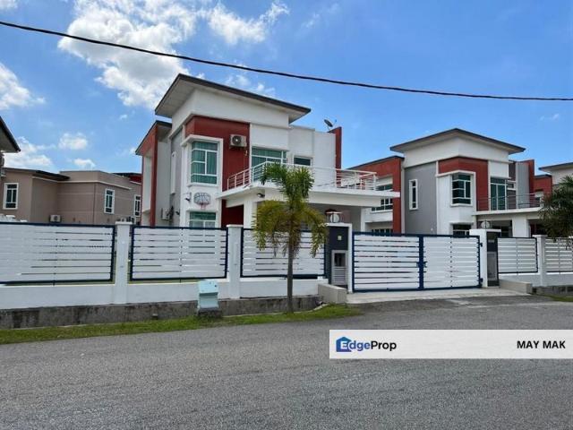 House for sale in Malaka
