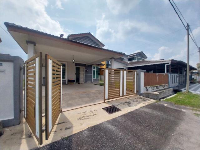 Bungalow for sale in Durian Tunggal, Malaka