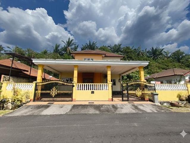 Bungalow for sale in Malaka