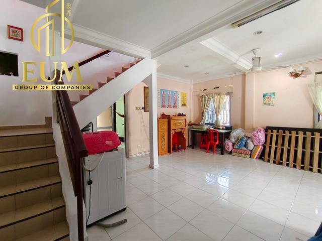 Terraced House for sale in Malaka