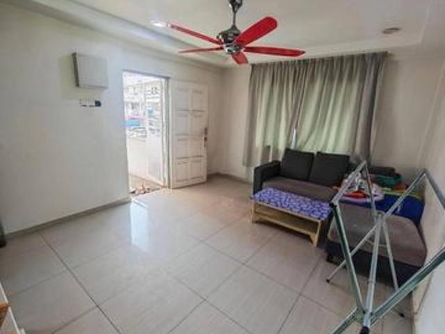 Terraced House for sale in Malaka