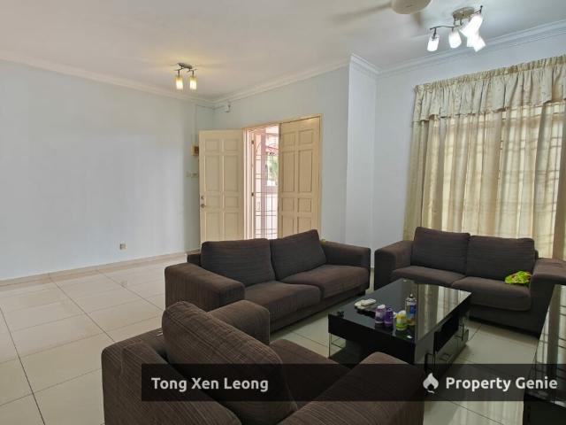 Terraced House for sale in Malaka