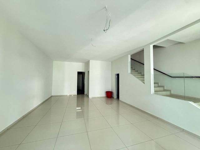 Terraced House for sale in Malaka