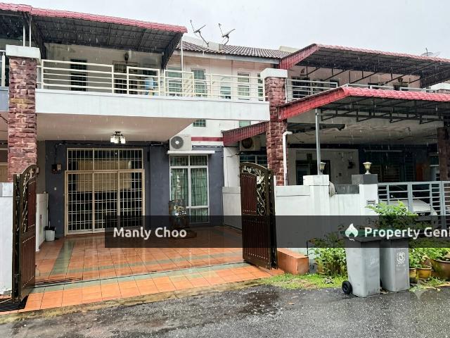 Terraced House for sale in Malaka