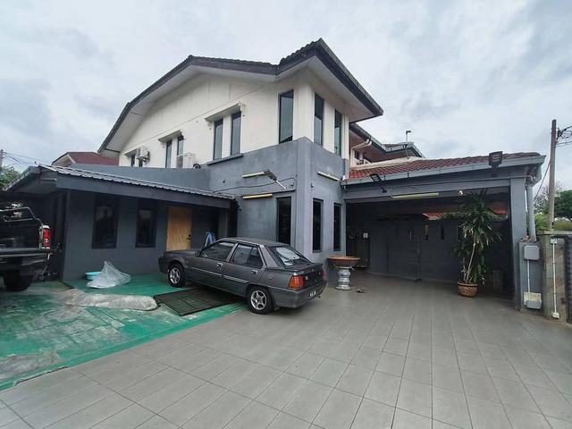 Terraced House for sale in Malaka